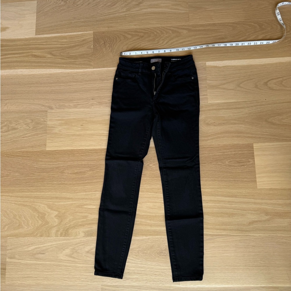 DL1961 Women's Black Skinny Jeans      Size 25/26